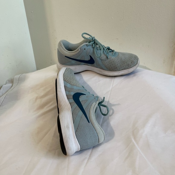 Nike Women's Revolution 4 Running Shoe Ocean Bliss/Blue Force/Glacier Blue SZ 7 - Picture 12 of 13